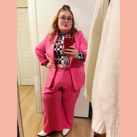 Meet your Posher, Cynara - Picture 8 of 11